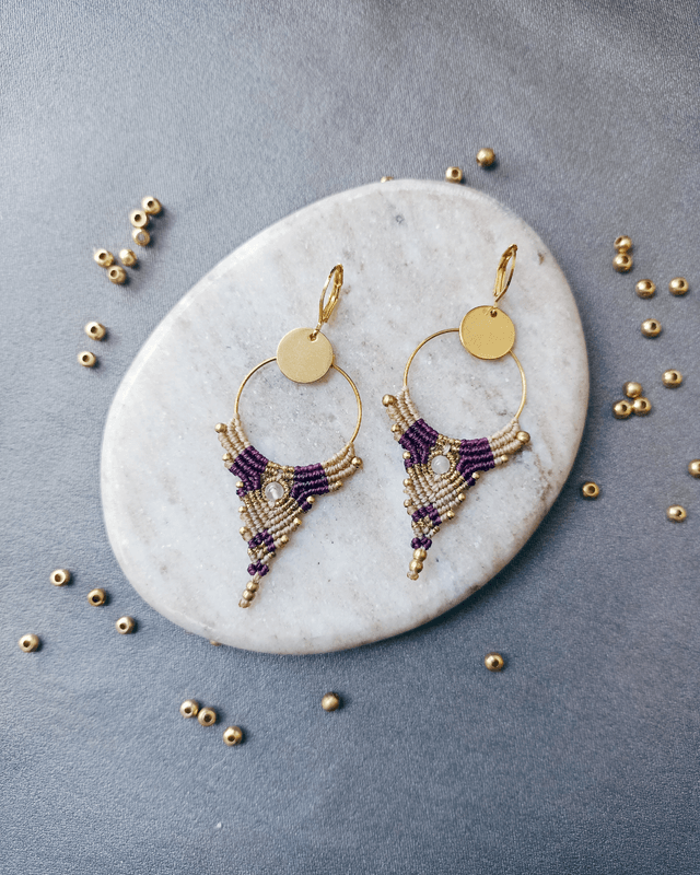 Boucles d'oreilles "Intuition pointe", Beige, prune & doré.