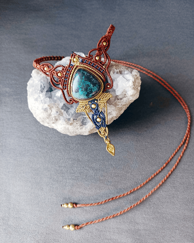 Collier "Ancrage", ras de cou en chrysocolle 