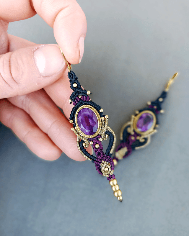 Boucles d'oreilles "Gratitude", sertie d'amethyste