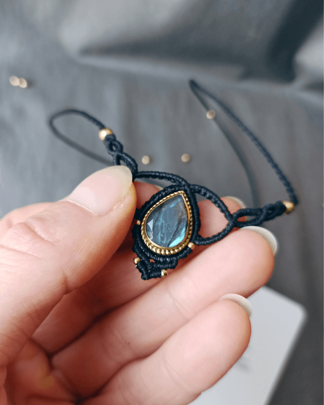 Ras de cou "Résilience", labradorite bleue facetté