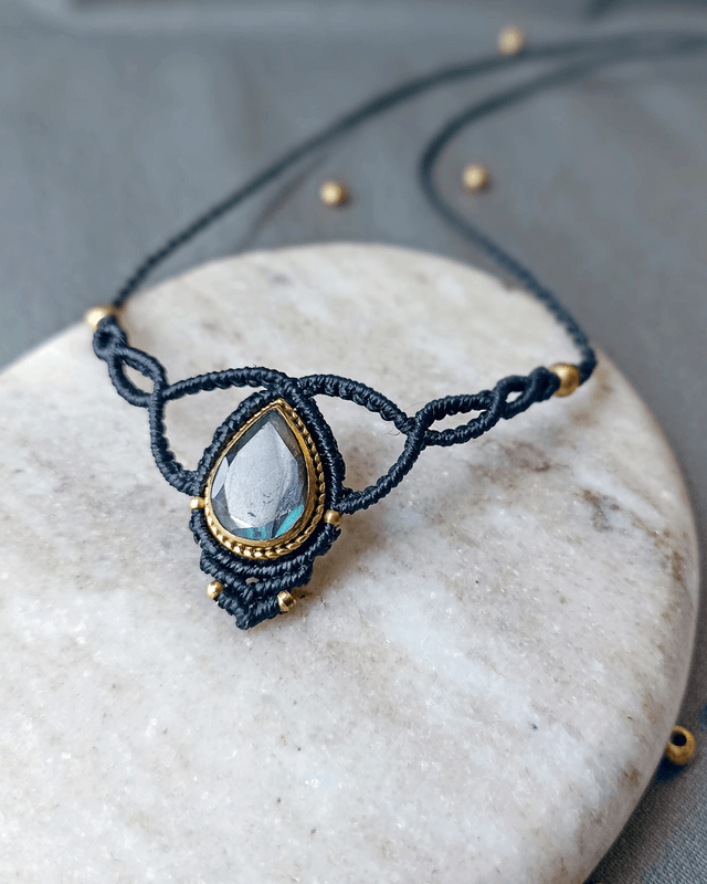 Ras de cou "Résilience", labradorite bleue facetté