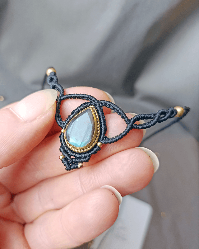 Ras de cou &quot;Résilience&quot;, labradorite bleue facetté
