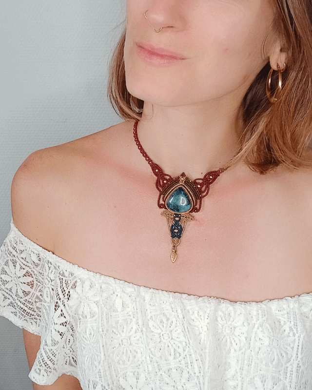 Collier &quot;Ancrage&quot;, ras de cou en chrysocolle 